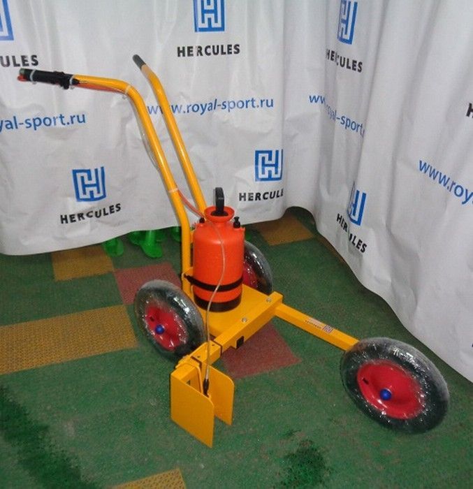 Фотографии Машинка для разметки поля с ручной помпой
