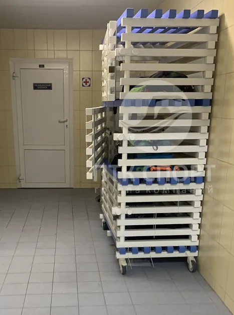 Фотографии Шкаф–стеллаж 3–секционный закрывающийся