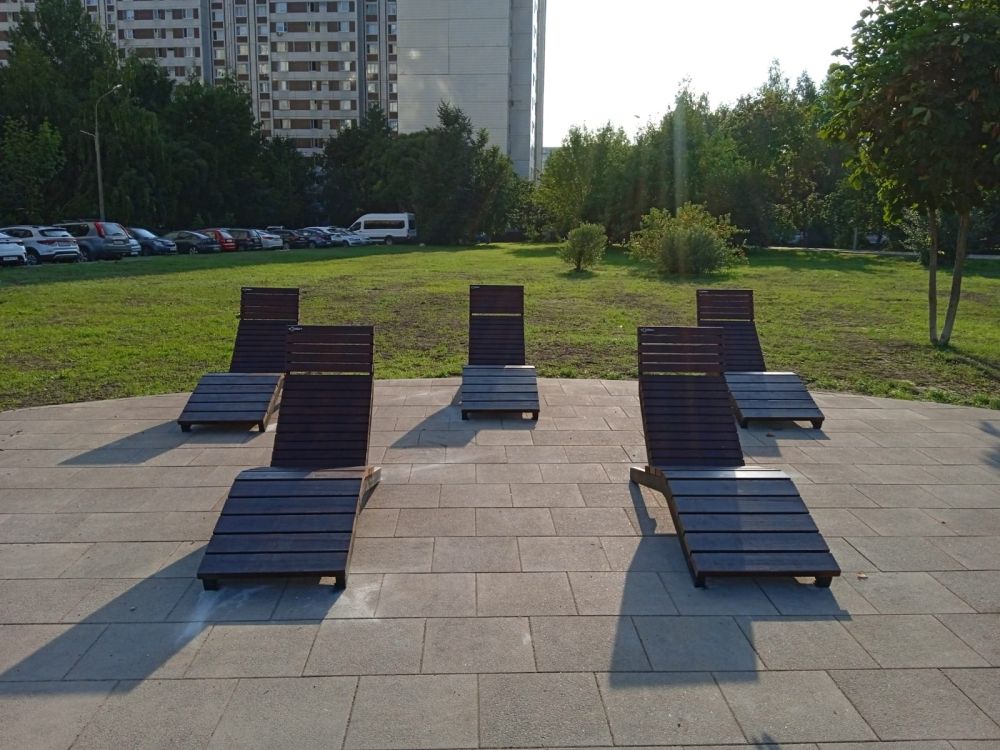 Фотографии Лежак «Городской»