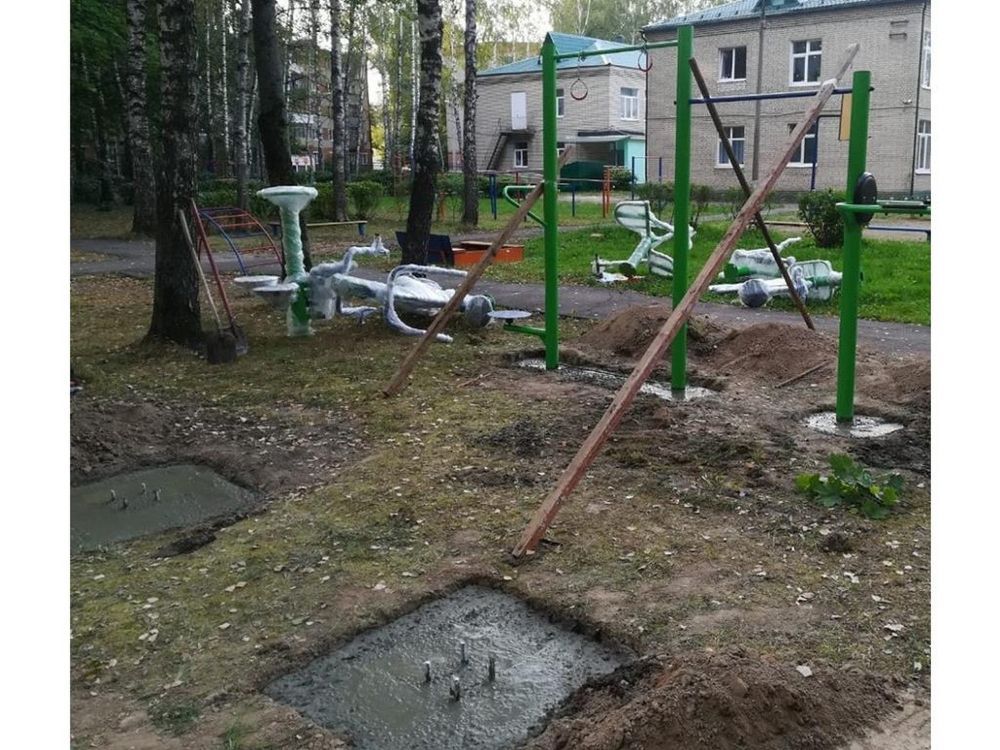 Фотографии Каркас для заливки бетонной смеси (ёжик) для монтажа уличных тренажеров Pioner A17415