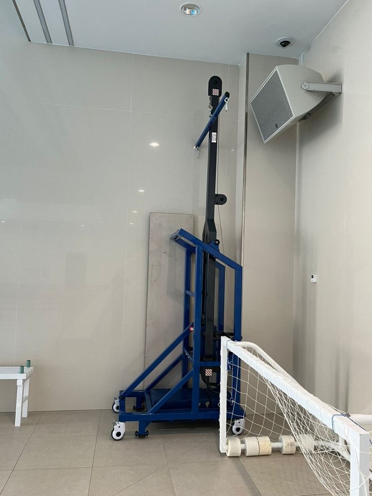 Подъемник для акватренажеров