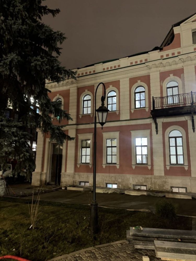 Фотографии Фонарный столб Л-01 со светильником