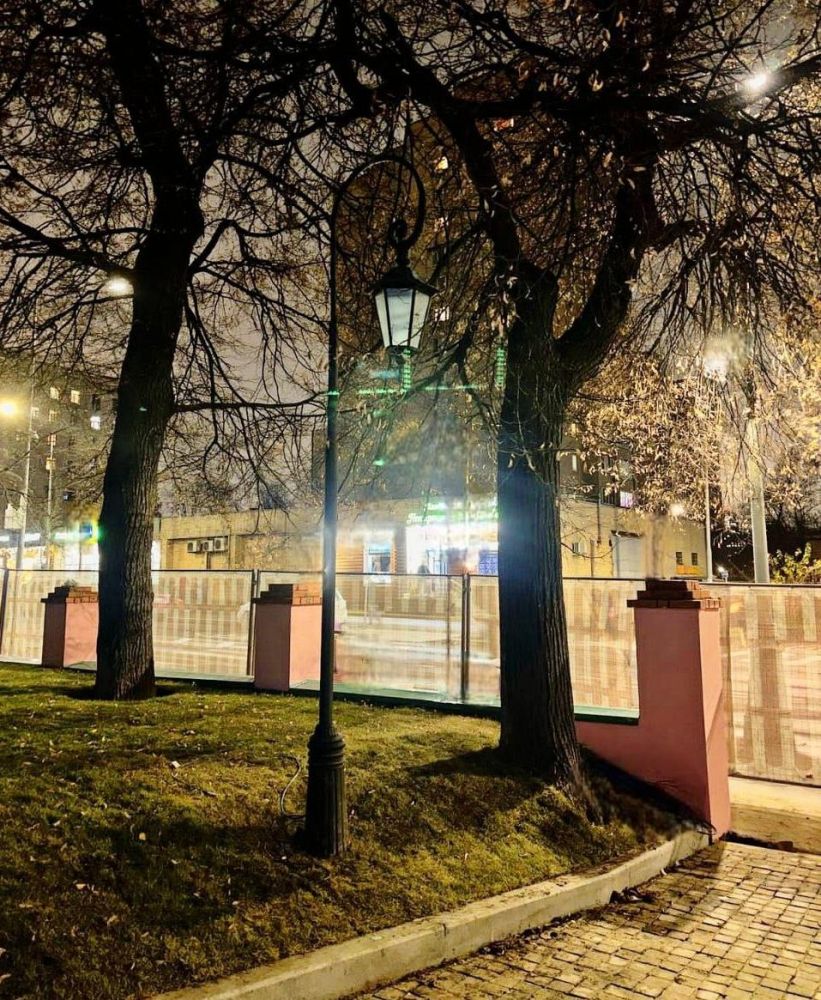 Фотографии Фонарный столб Л-01 со светильником