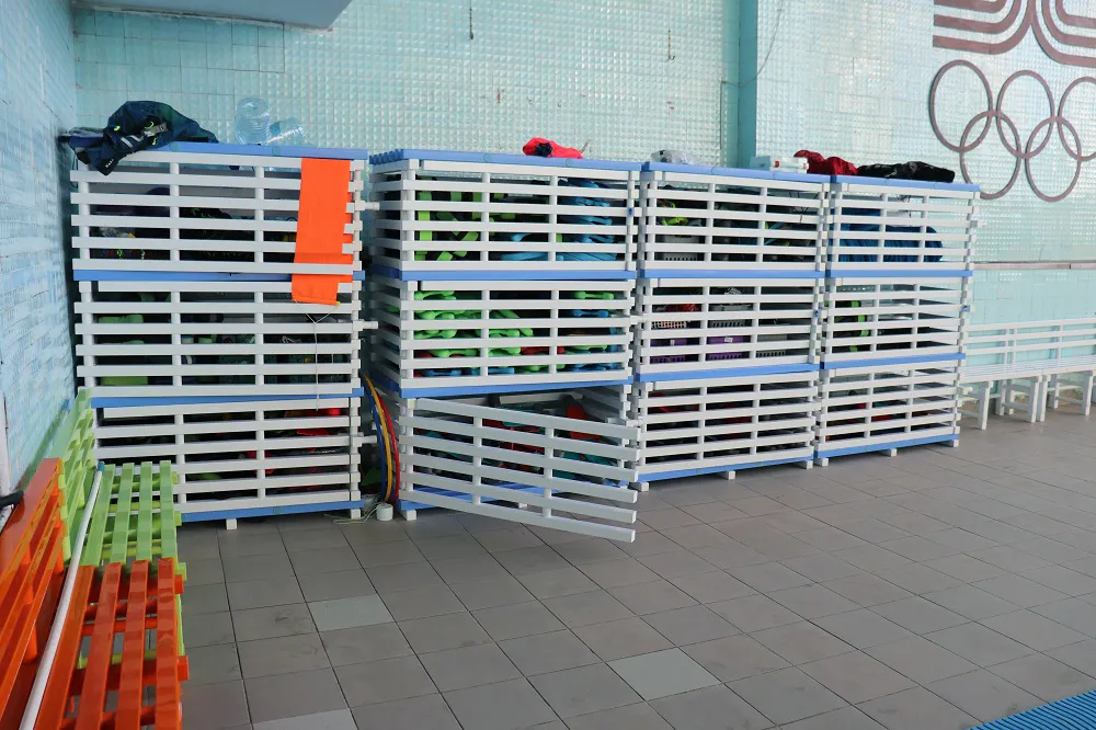 Фотографии Шкаф–стеллаж 3–секционный закрывающийся