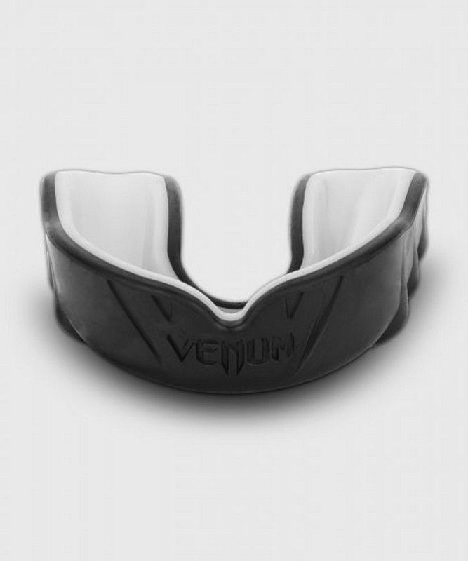 Фотографии Капа Venum Challenger VENUM-0618 черный \белый