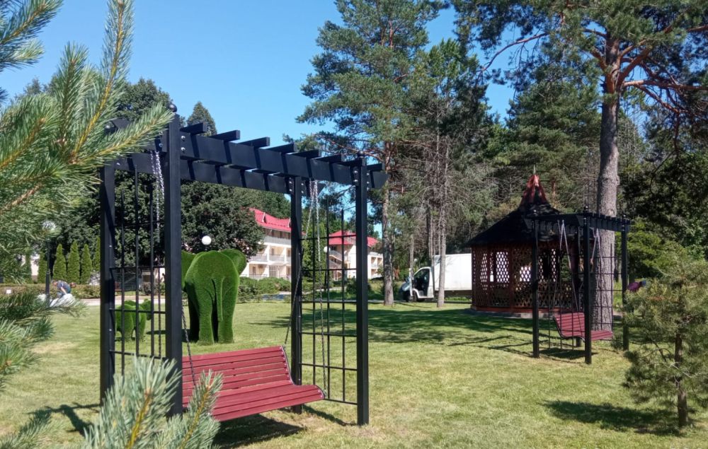Фотографии Качели садово-парковые «Зимний сад»