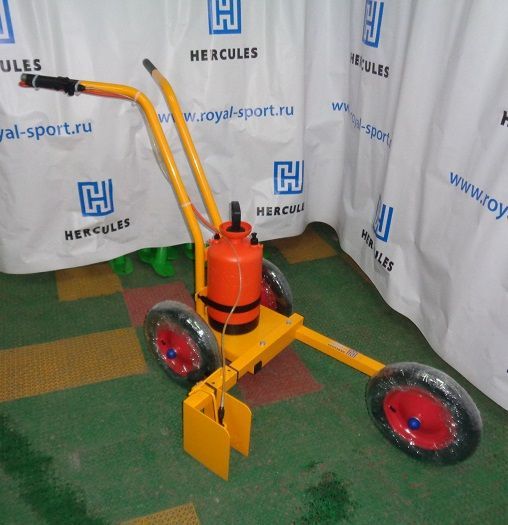 Фотографии Машинка для разметки поля с ручной помпой