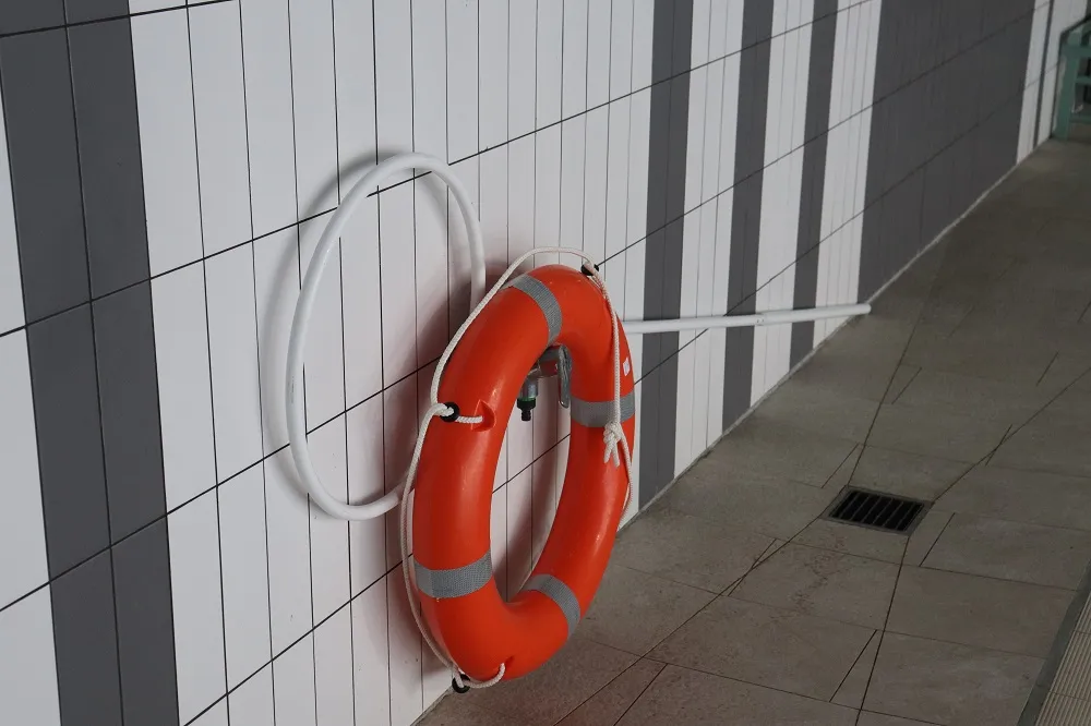 Фотографии Шест для обучения плаванию с кольцом