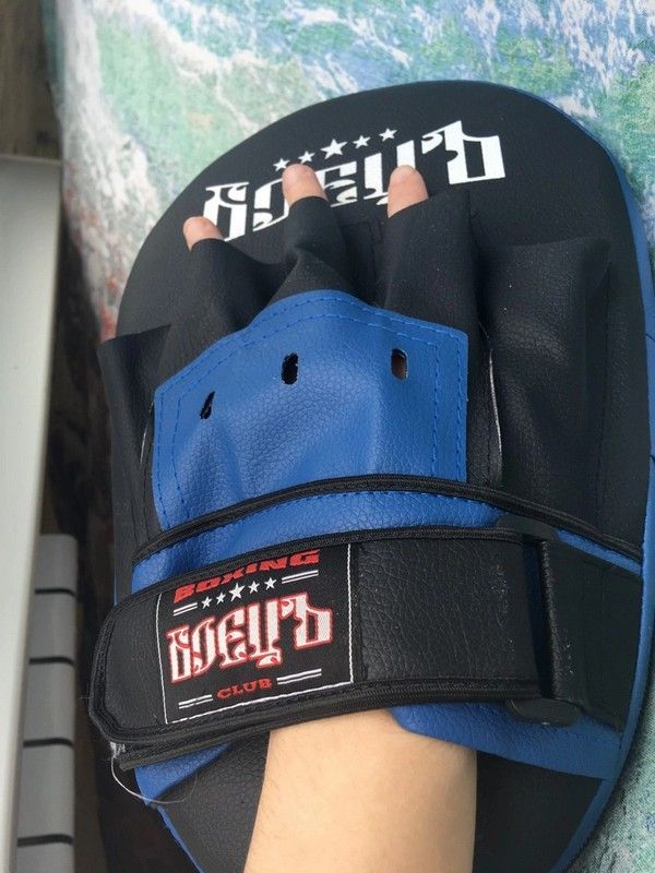 Фотографии Лапы боксерские прямые Боецъ 210 синий-черный ВВР-210